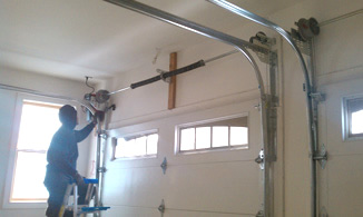 We fix garage doors in Long Island